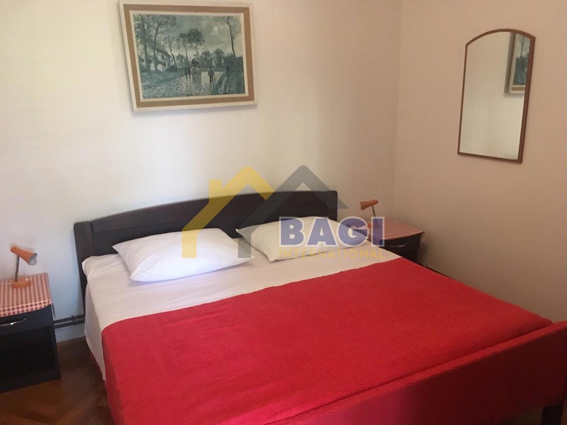 ISTRIA - TRE APPARTAMENTI - GIARDINO 150M2 - TRE POSTI AUTO