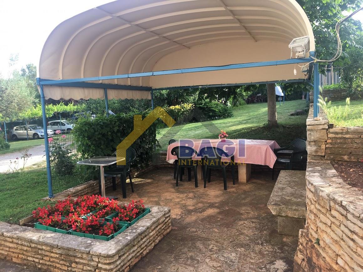 ISTRIA - TRE APPARTAMENTI - GIARDINO 150M2 - TRE POSTI AUTO