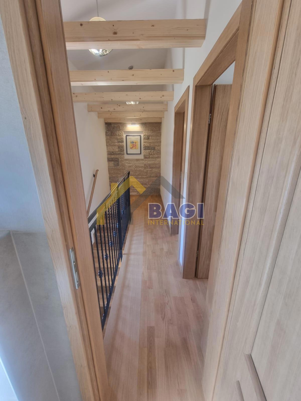 In vendita - Barban - Casa in pietra ristrutturata