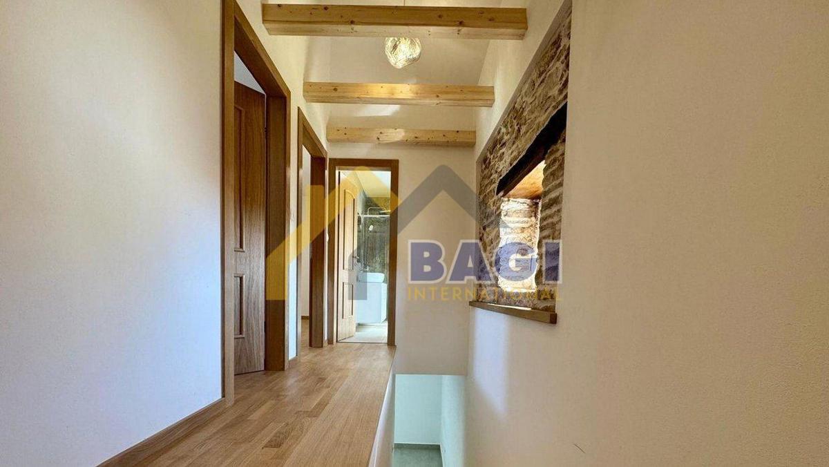 In vendita - Barban - Casa in pietra ristrutturata