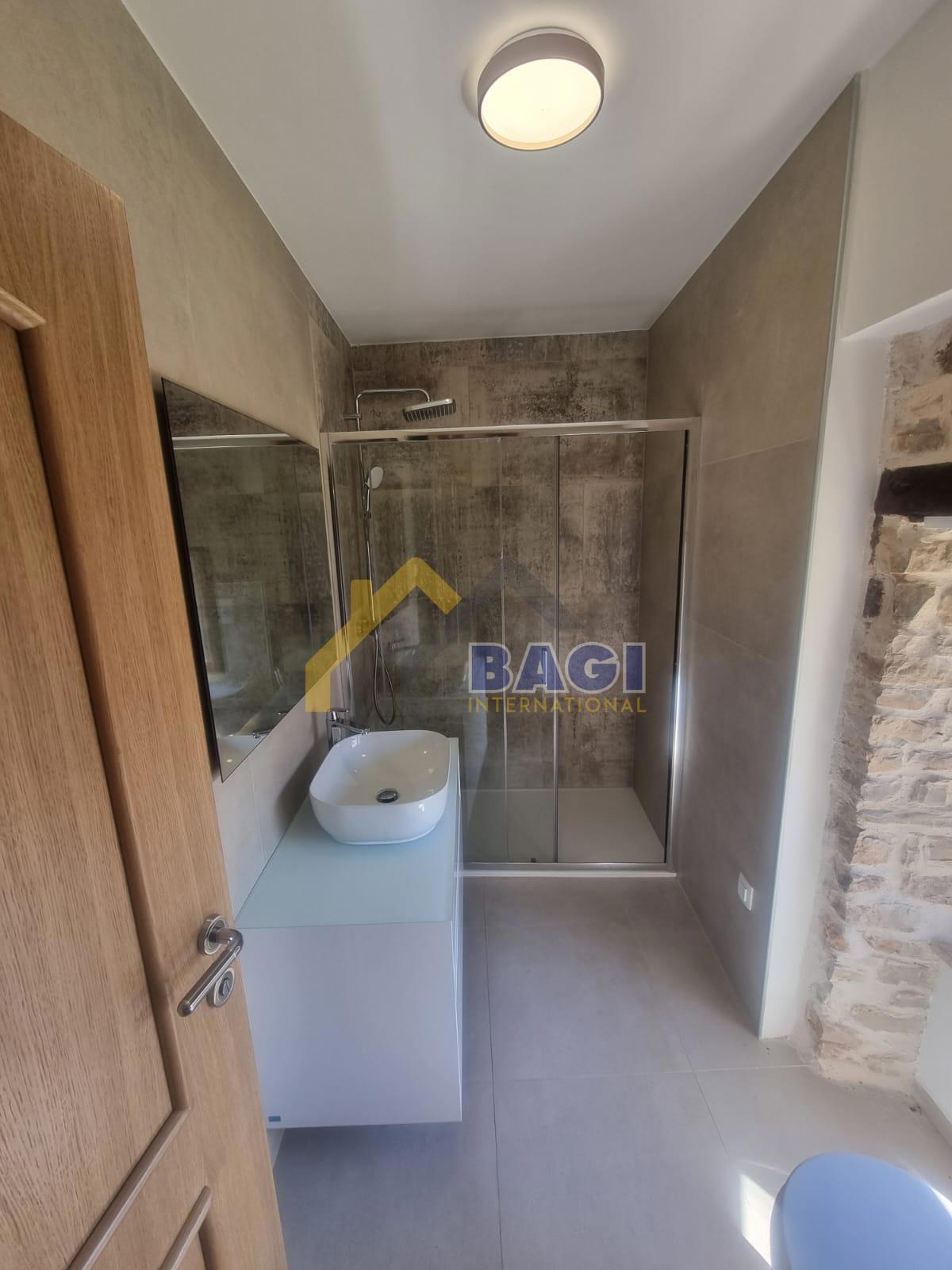 In vendita - Barban - Casa in pietra ristrutturata