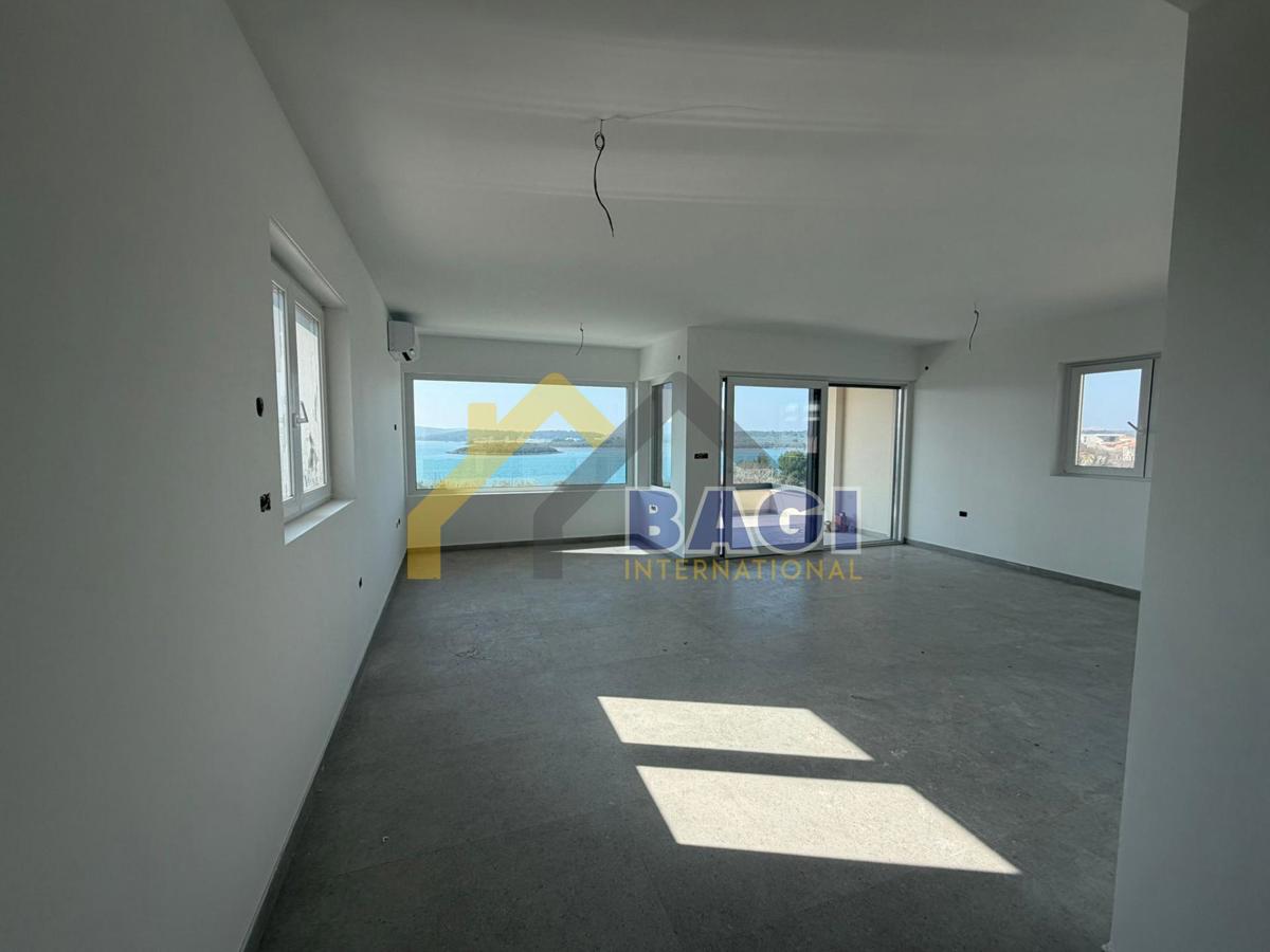 Attico esclusivo in prima fila sul mare – Nuova costruzione Medulin