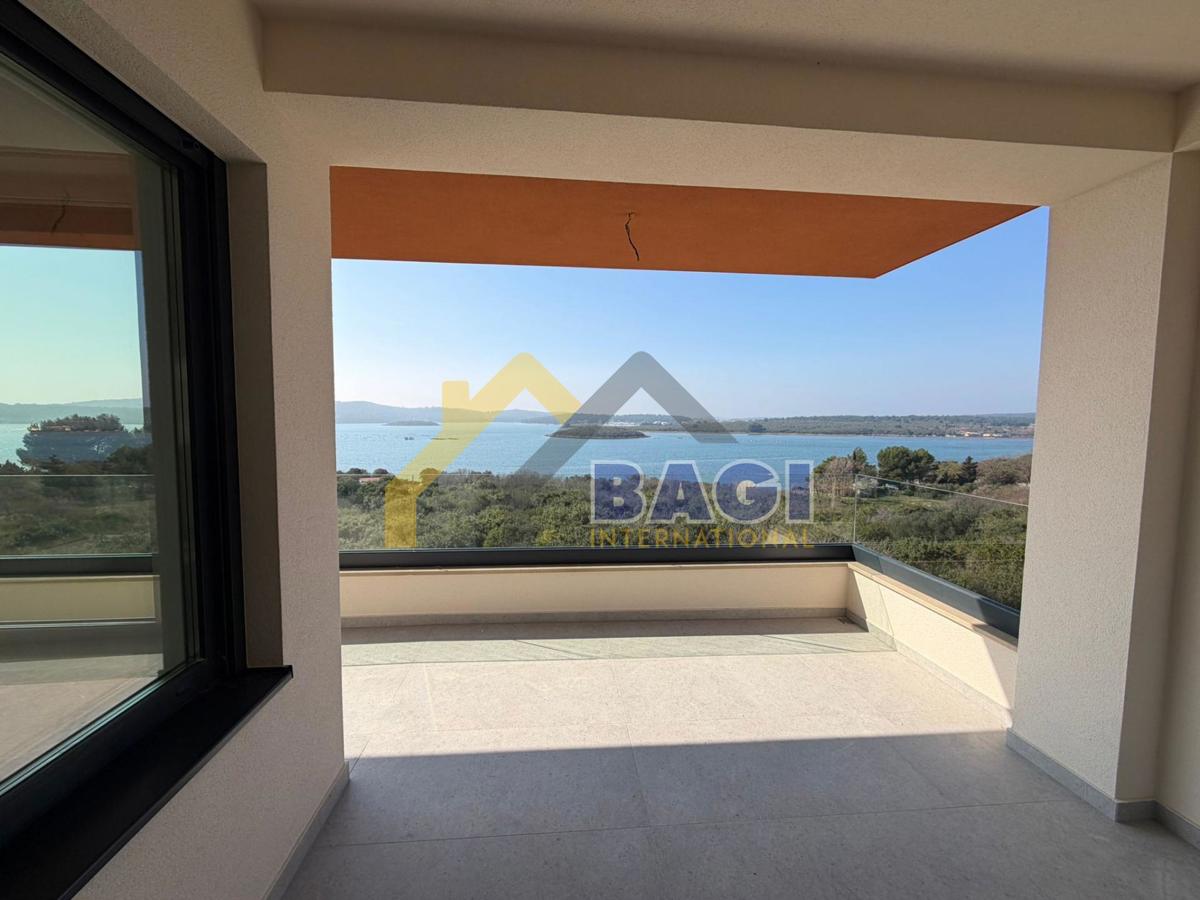 Attico esclusivo in prima fila sul mare – Nuova costruzione Medulin