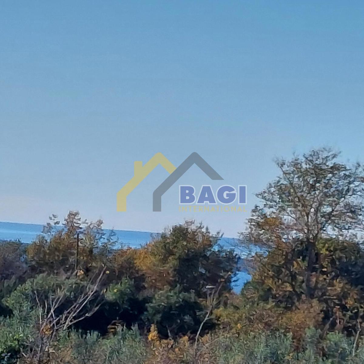 POSIZIONE ECCEZIONALE - Terreno edificabile con vista mare!!