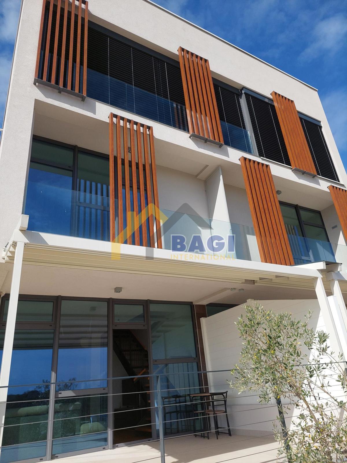 Rovigno Appartamento duplex Giardino Parcheggio Cortile