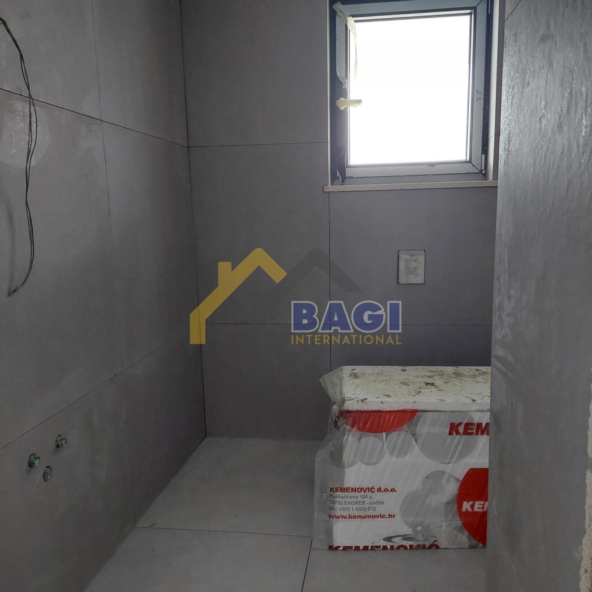 Attico Pola 124,44 m2 + garage + posto auto