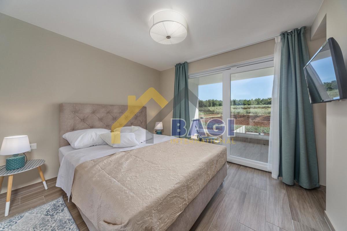 Parenzo-dintorni-casa arredata 261m2-piscina-vista