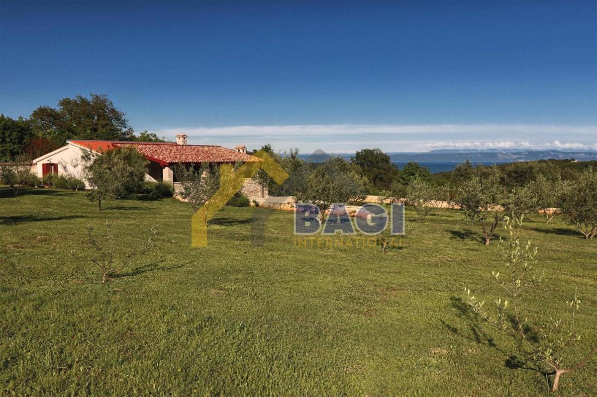 UNA STAZIONE RARA SUL MERCATO CON VISTA PANORAMICA!