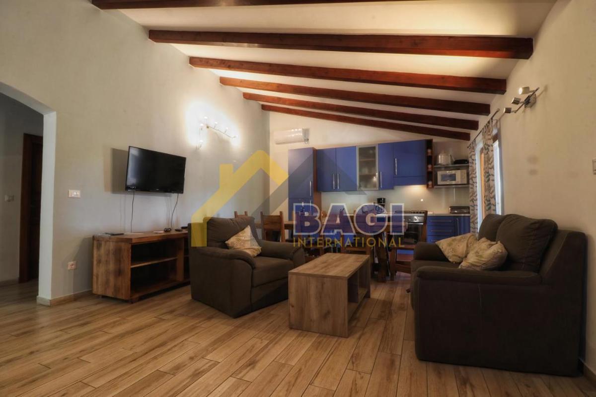 UNA STAZIONE RARA SUL MERCATO CON VISTA PANORAMICA!