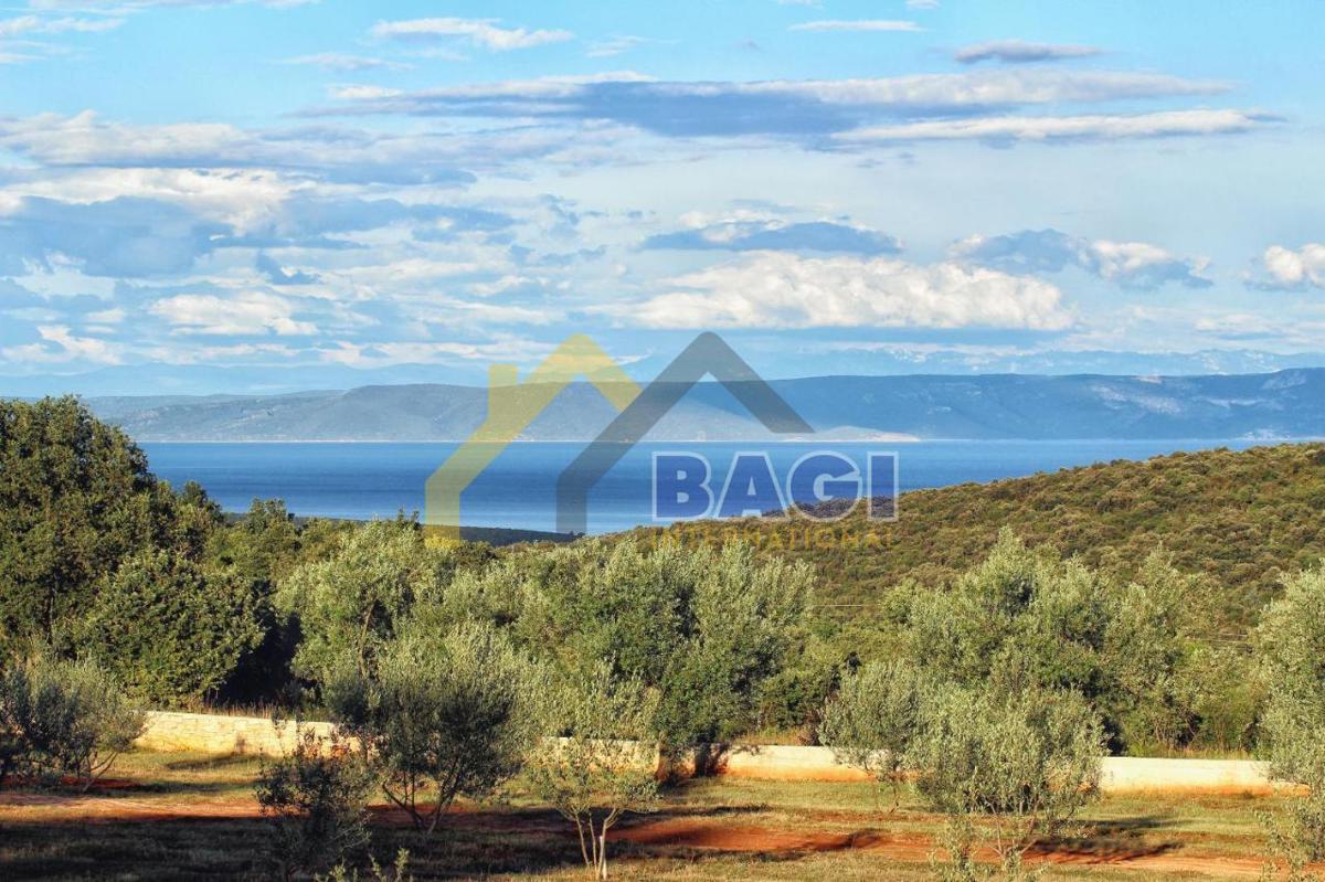 UNA STAZIONE RARA SUL MERCATO CON VISTA PANORAMICA!