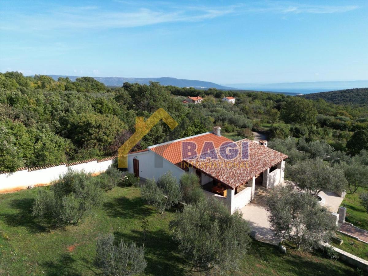 UNA STAZIONE RARA SUL MERCATO CON VISTA PANORAMICA!