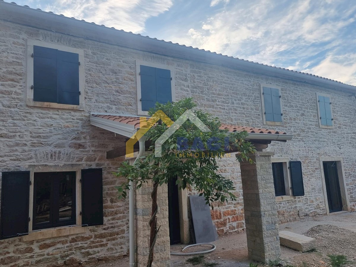 Istra-Barban-Stancija su 2000m2 con piscina