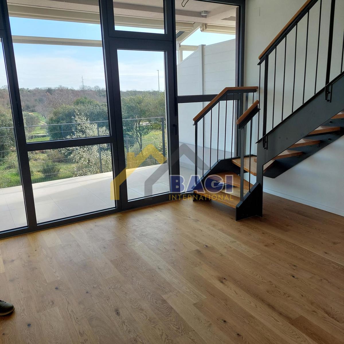 Rovigno-Appartamento-Giardino-Garage-Cortile-Parcheggio-Nuova costruzione