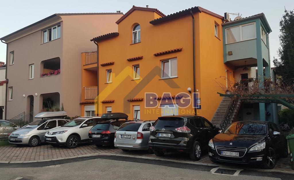 ISTRA - Rovigno Casa appartamenti con 3 unità abitative