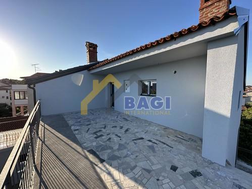 ISTRA - ROVINJ Casa con tre appartamenti, opportunità di investimento!