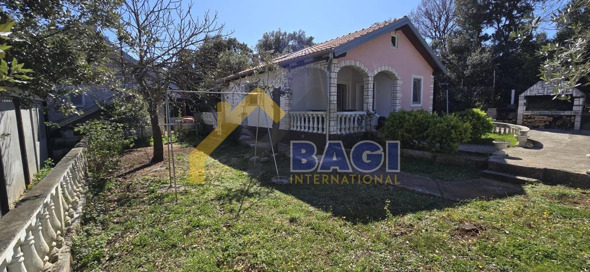 In vendita - Kavran Affascinante casa vicino al mare