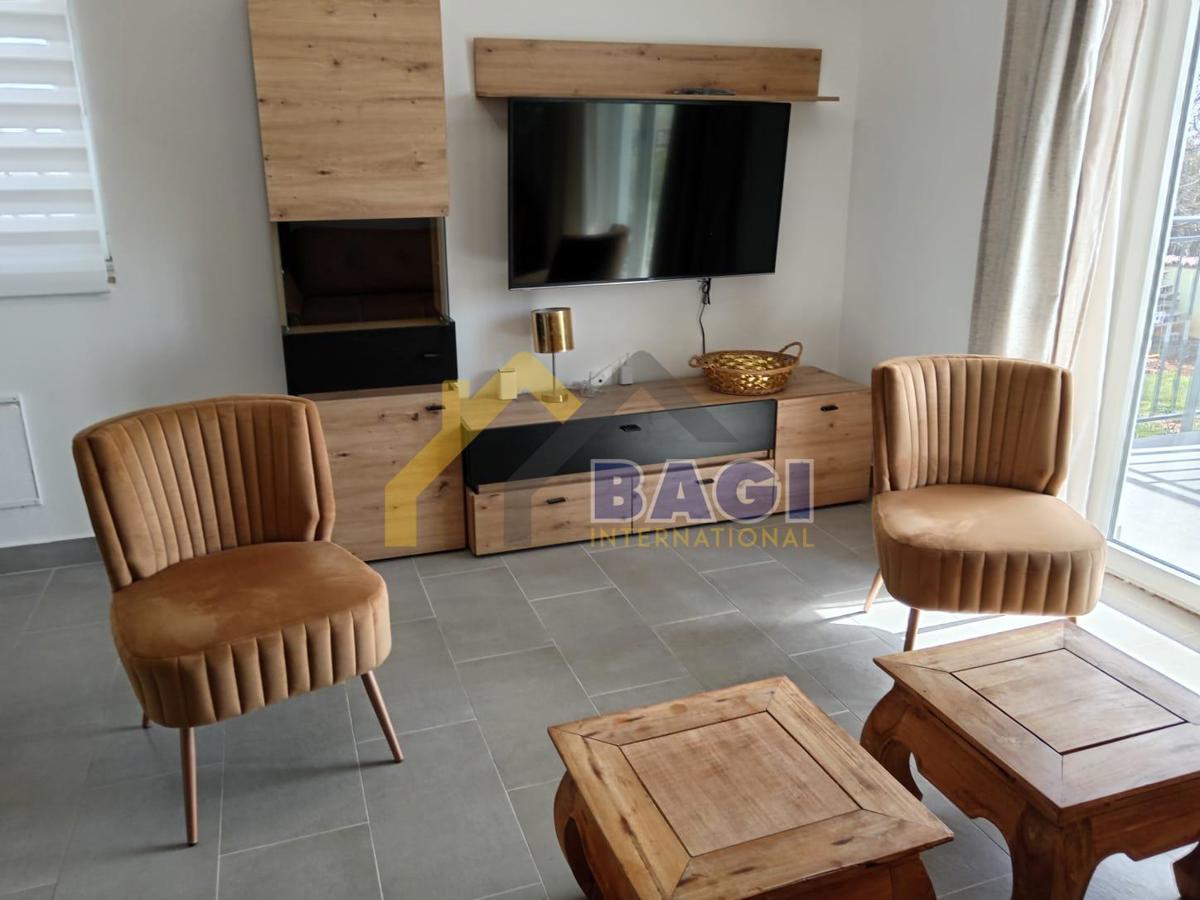 Appartamento vicino a Pola 85m2-due posti auto-giardino in comune