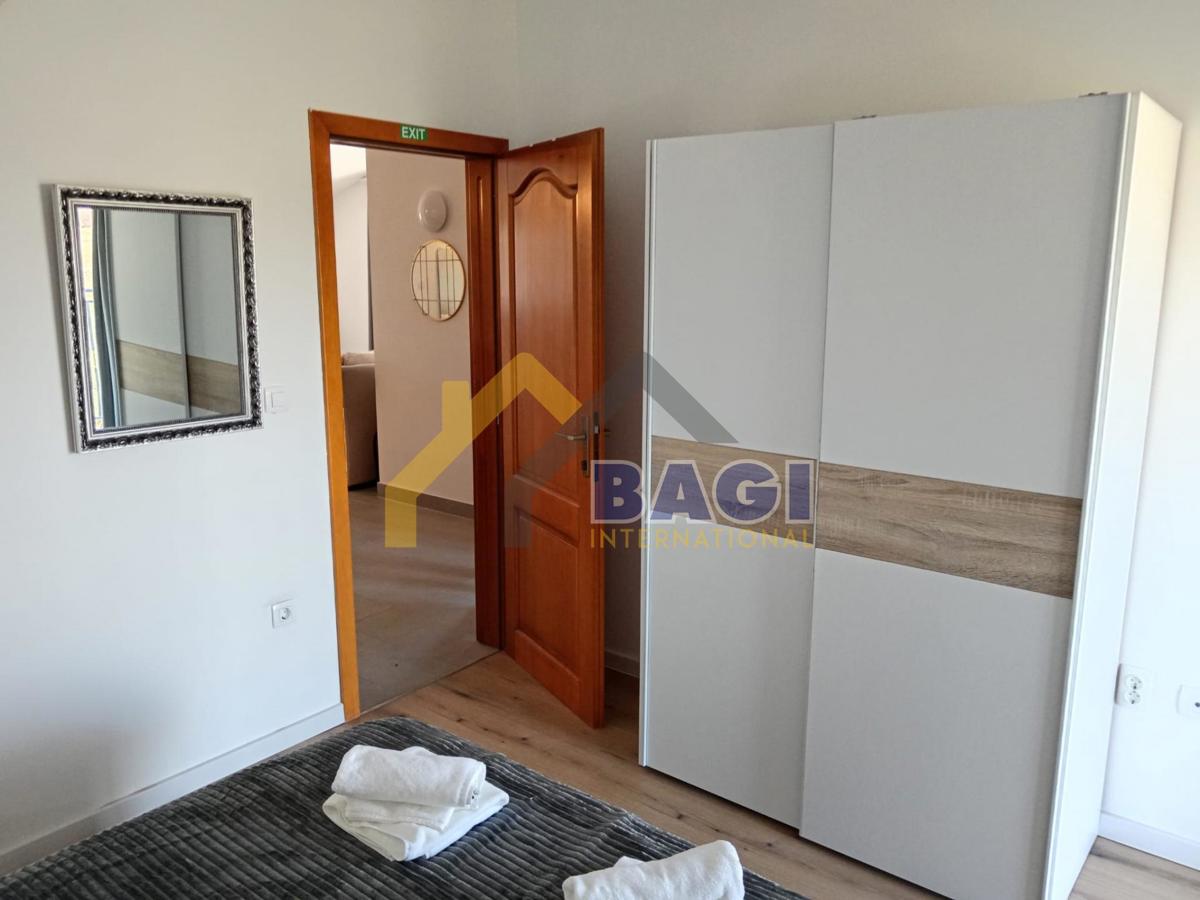 Appartamento vicino a Pola 85m2-due posti auto-giardino in comune