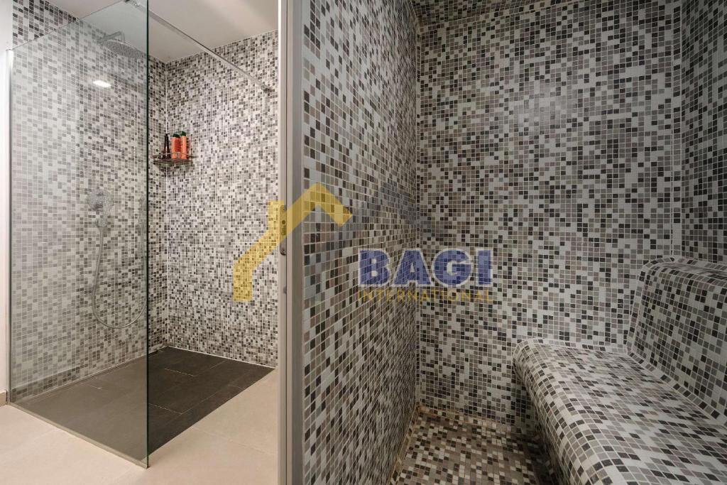 Villa esclusiva con piscina, area wellness e jacuzzi – Parenzo