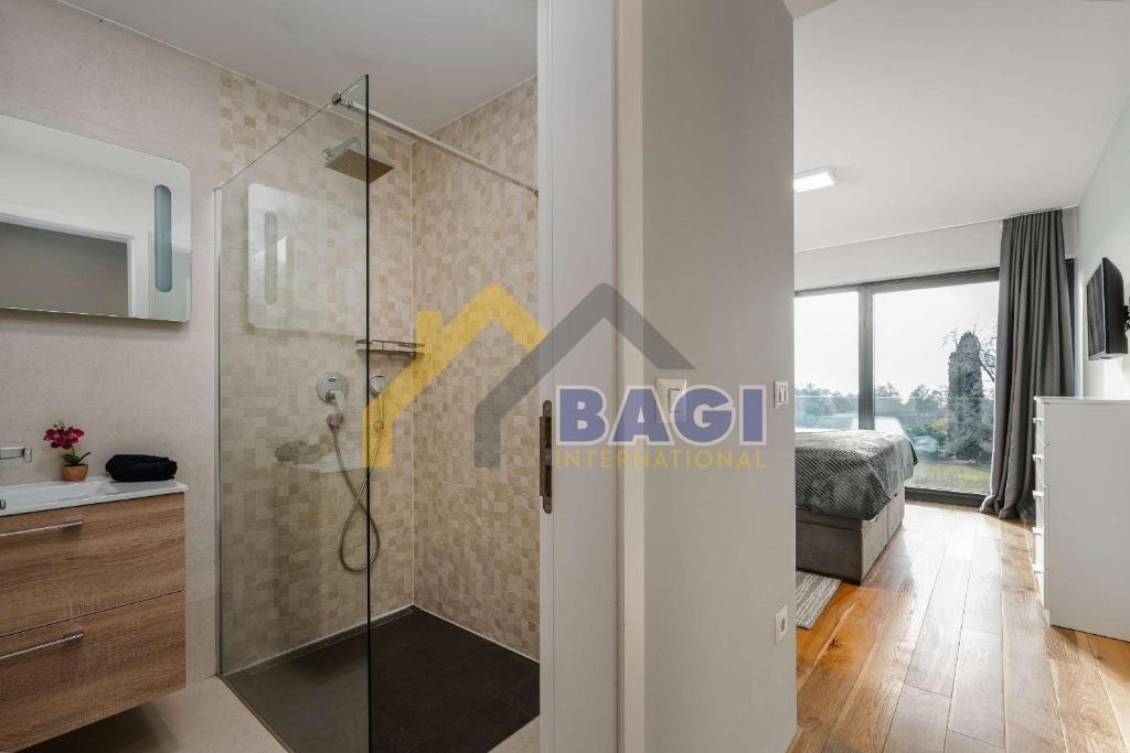 Villa esclusiva con piscina, area wellness e jacuzzi – Parenzo