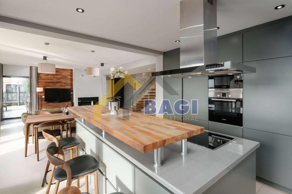 Villa esclusiva con piscina, area wellness e jacuzzi – Parenzo