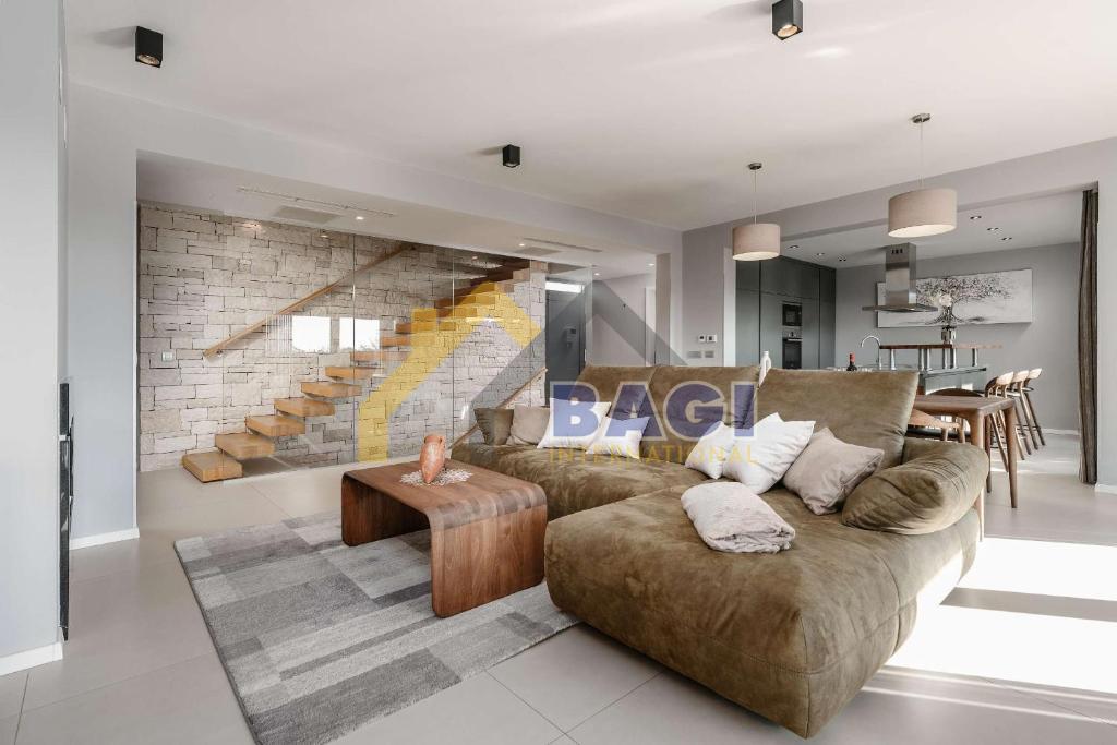 Villa esclusiva con piscina, area wellness e jacuzzi – Parenzo