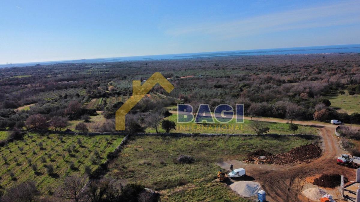POSIZIONE ECCEZIONALE - Terreno edificabile con vista mare!!!