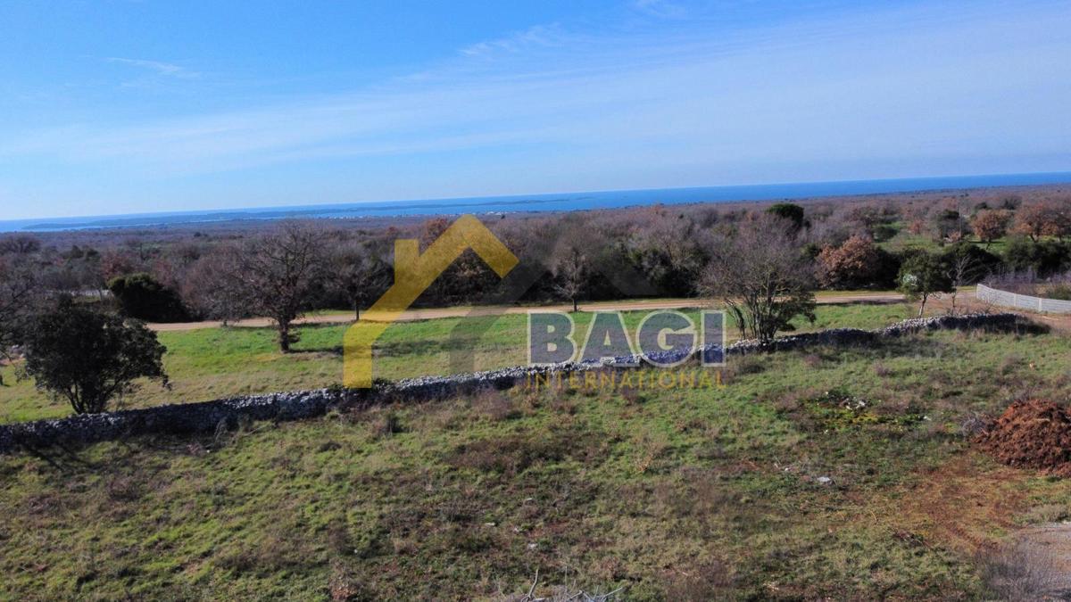 POSIZIONE ECCEZIONALE - Terreno edificabile con vista mare!!!