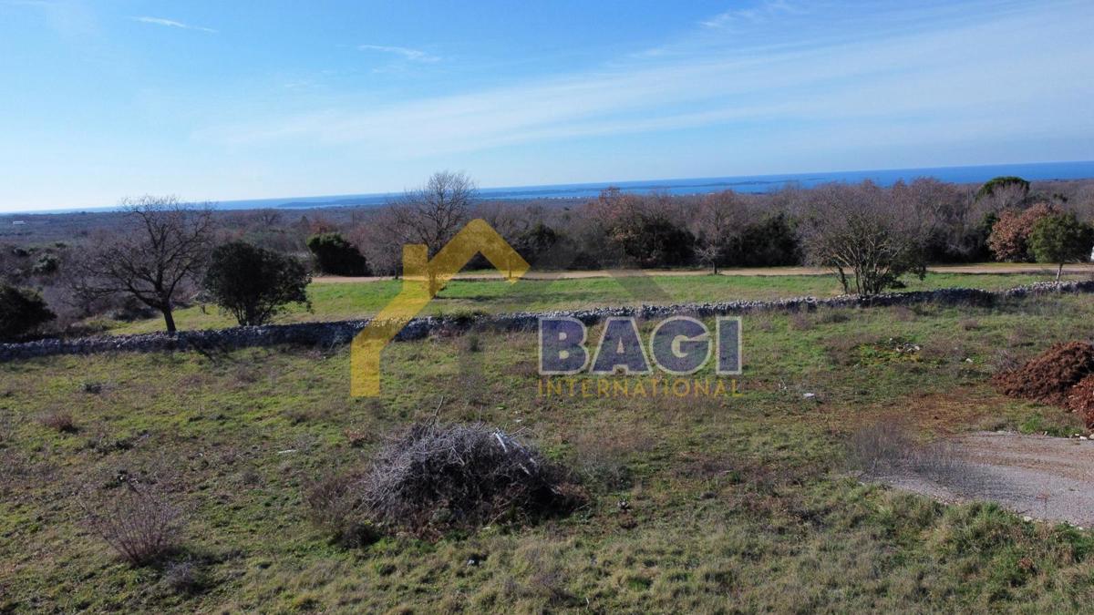 POSIZIONE ECCEZIONALE - Terreno edificabile con vista mare!!!