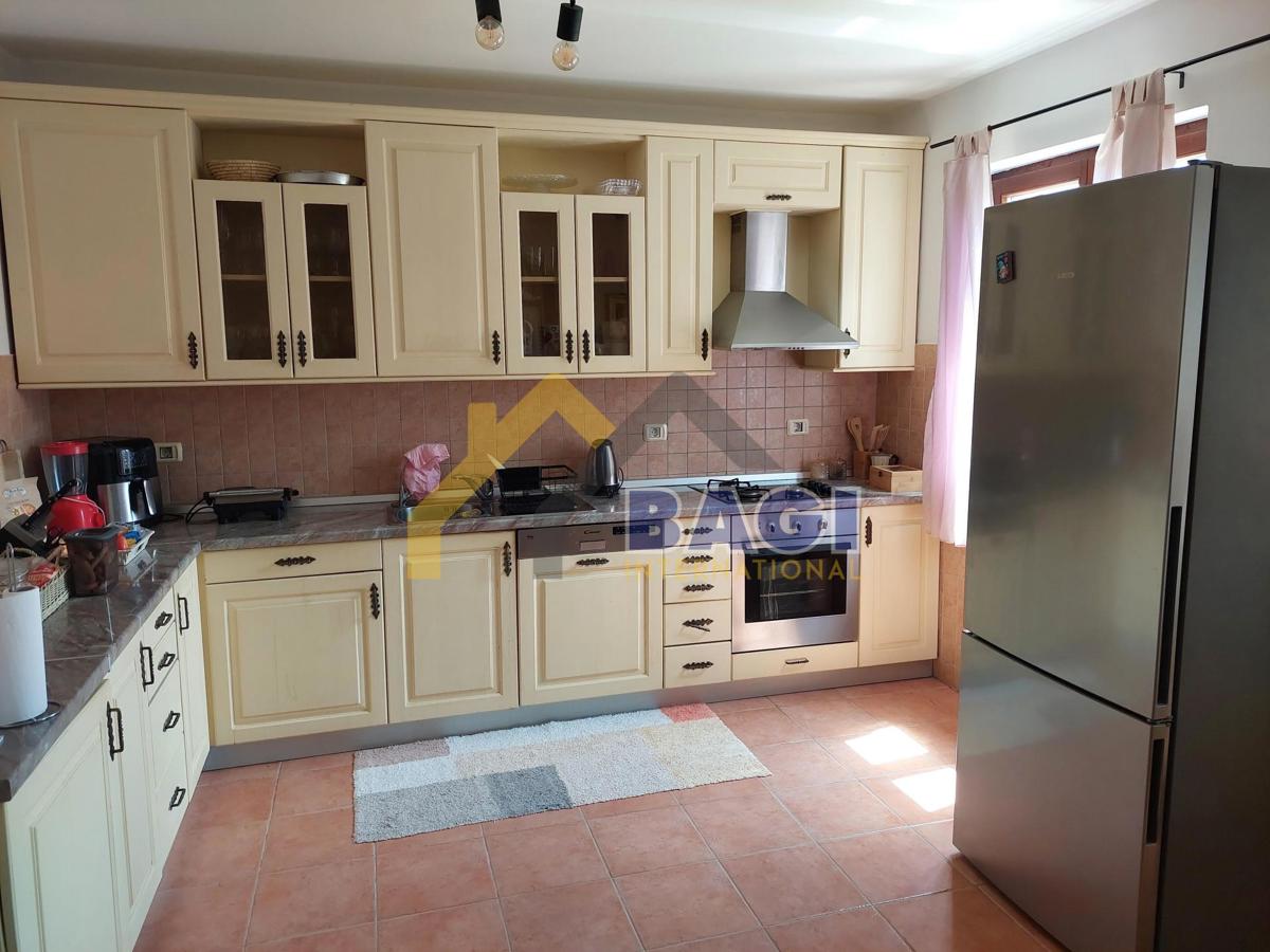 Istria-Pola- Bellissimo piano terra 180m2