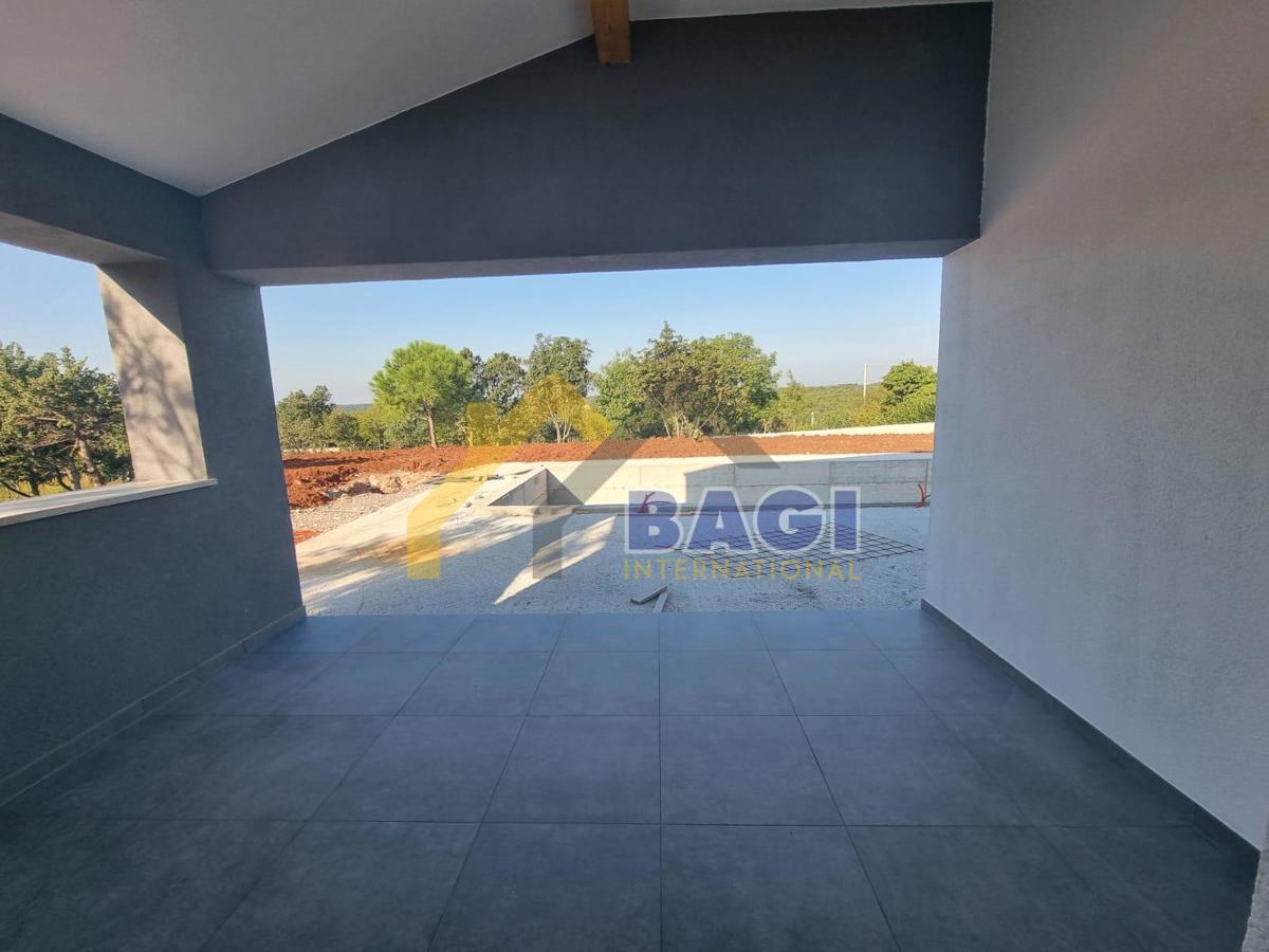 Piano terra 172m2 con piscina - vicino al mare!