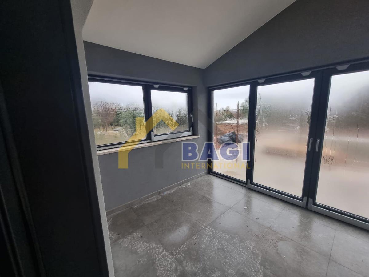 Piano terra 172m2 con piscina - vicino al mare!