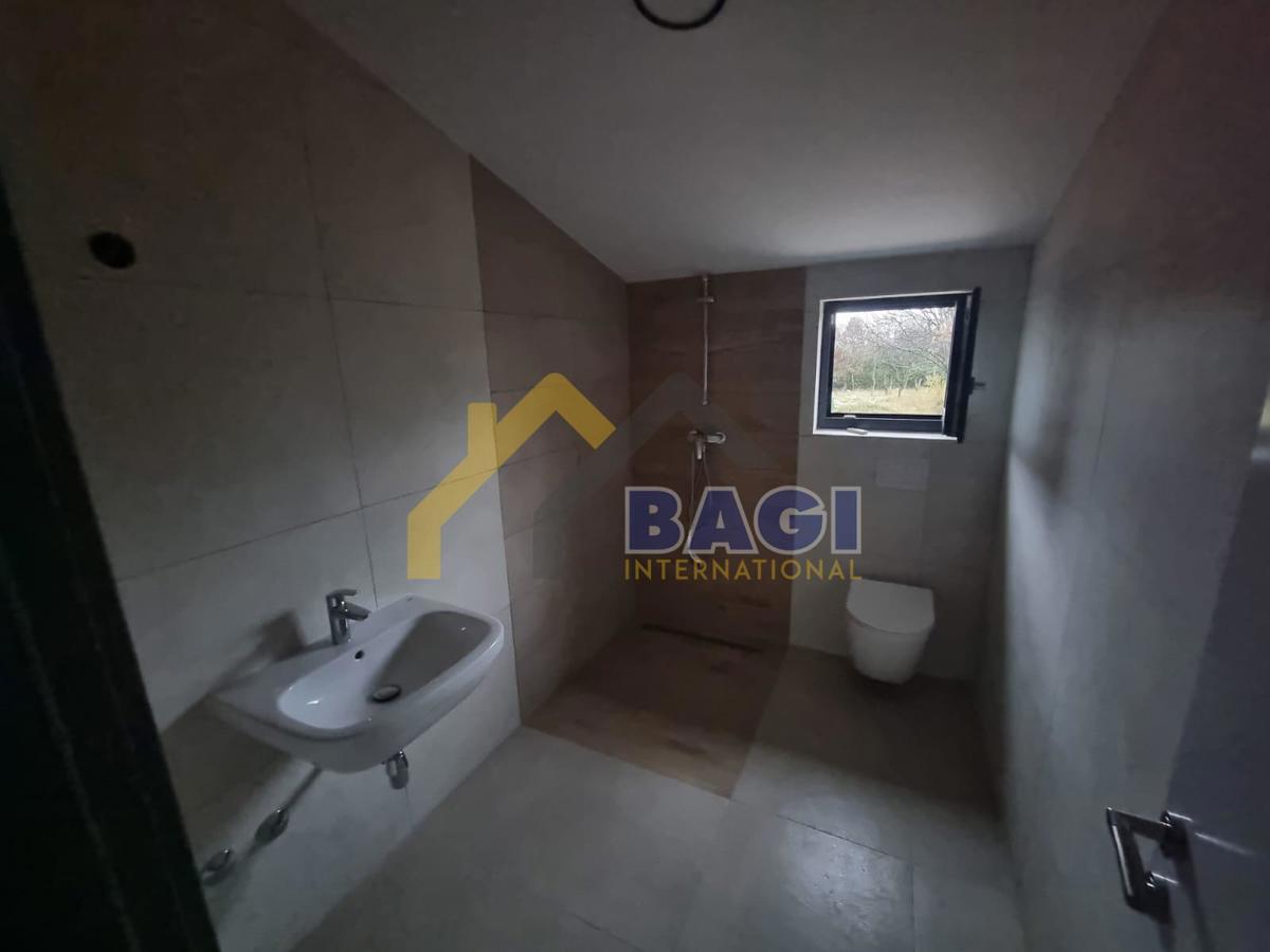 Piano terra 172m2 con piscina - vicino al mare!