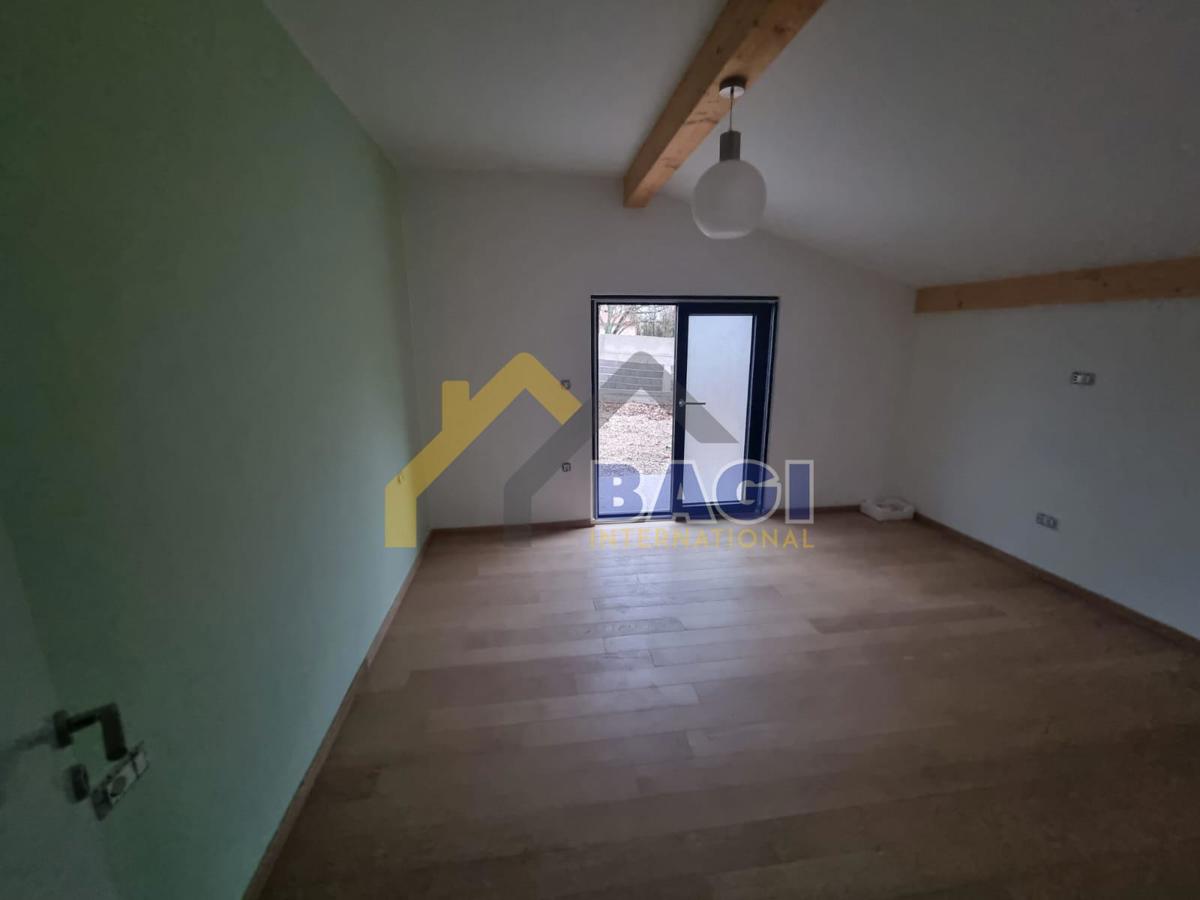 Piano terra 172m2 con piscina - vicino al mare!