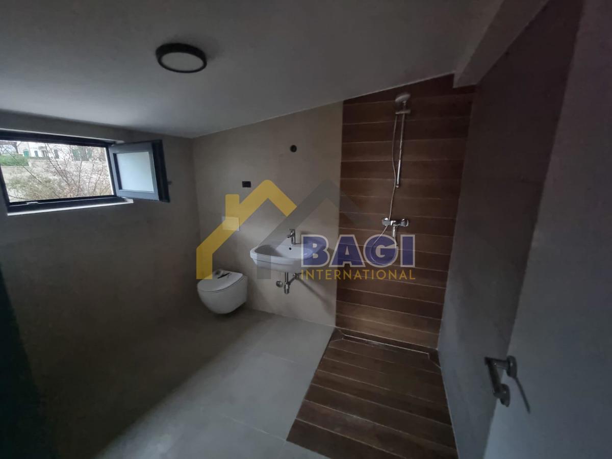 Piano terra 172m2 con piscina - vicino al mare!