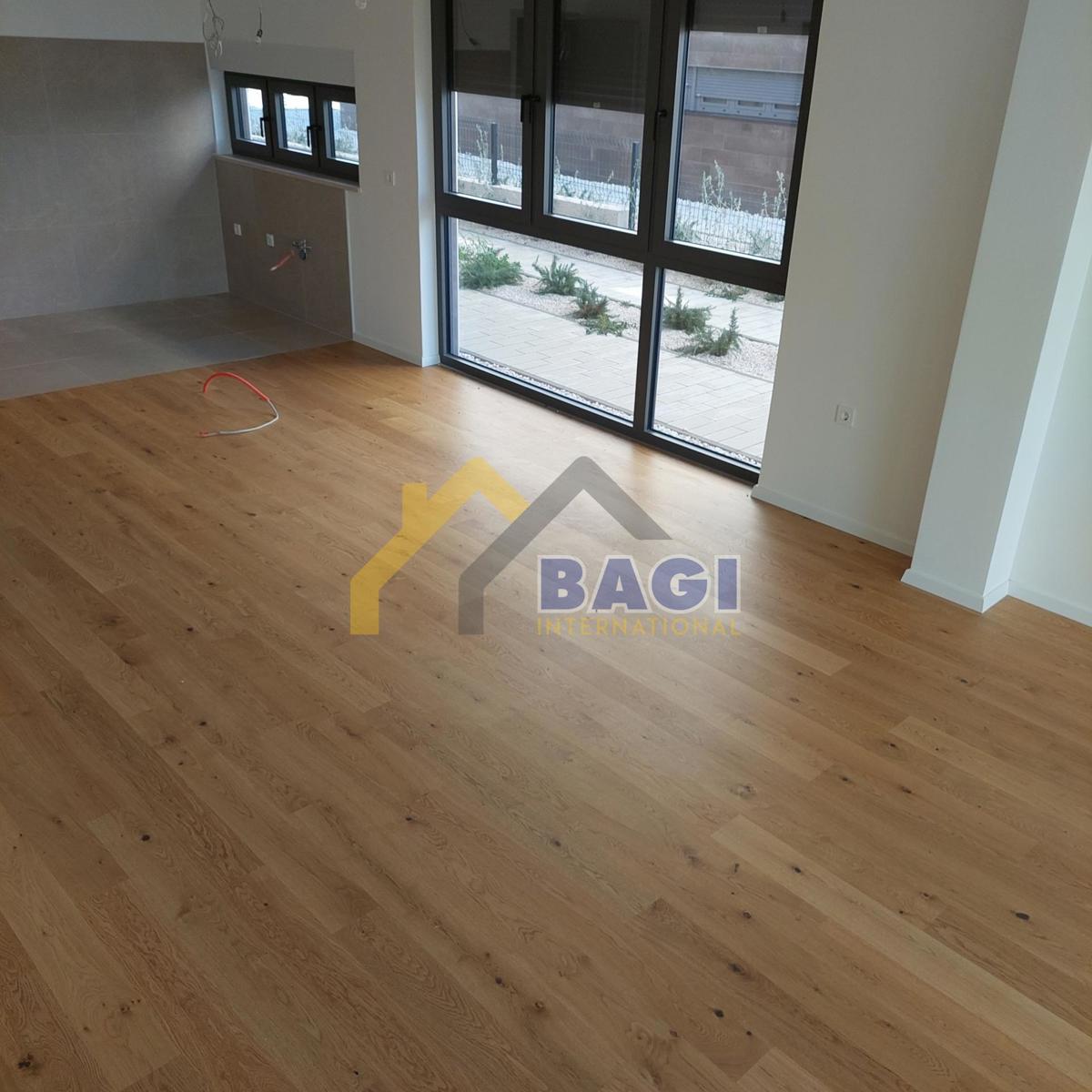 Rovigno-Appartamento-Giardino-Garage-Cortile-Parcheggio-Nuova costruzione
