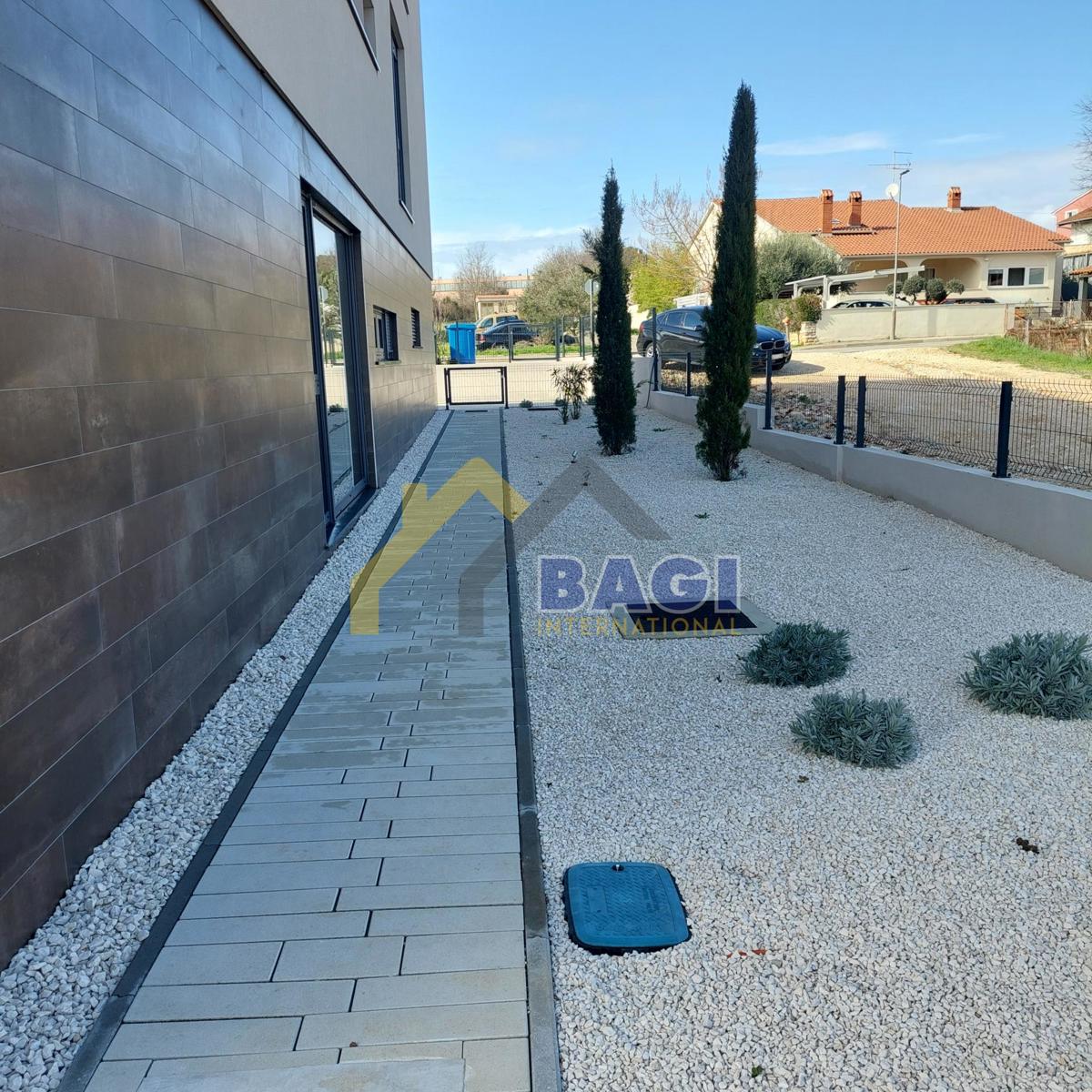 Rovigno-Appartamento-Giardino-Garage-Cortile-Parcheggio-Nuova costruzione