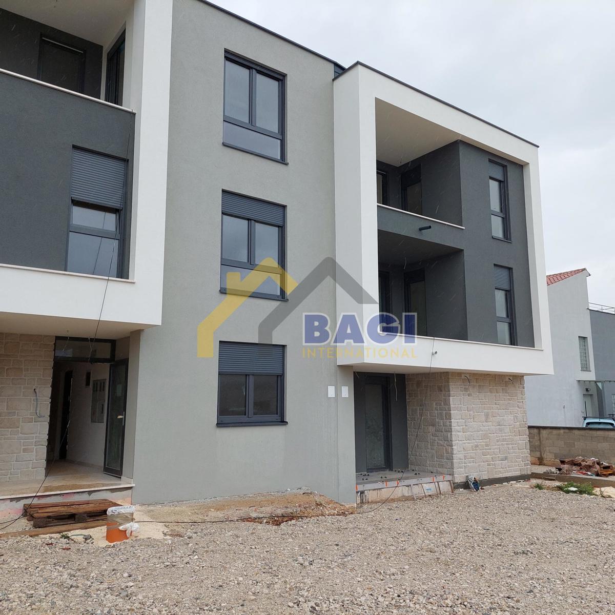 Appartamento Pula 86,26m2-Giardino 113m2-due parlings-ripostiglio