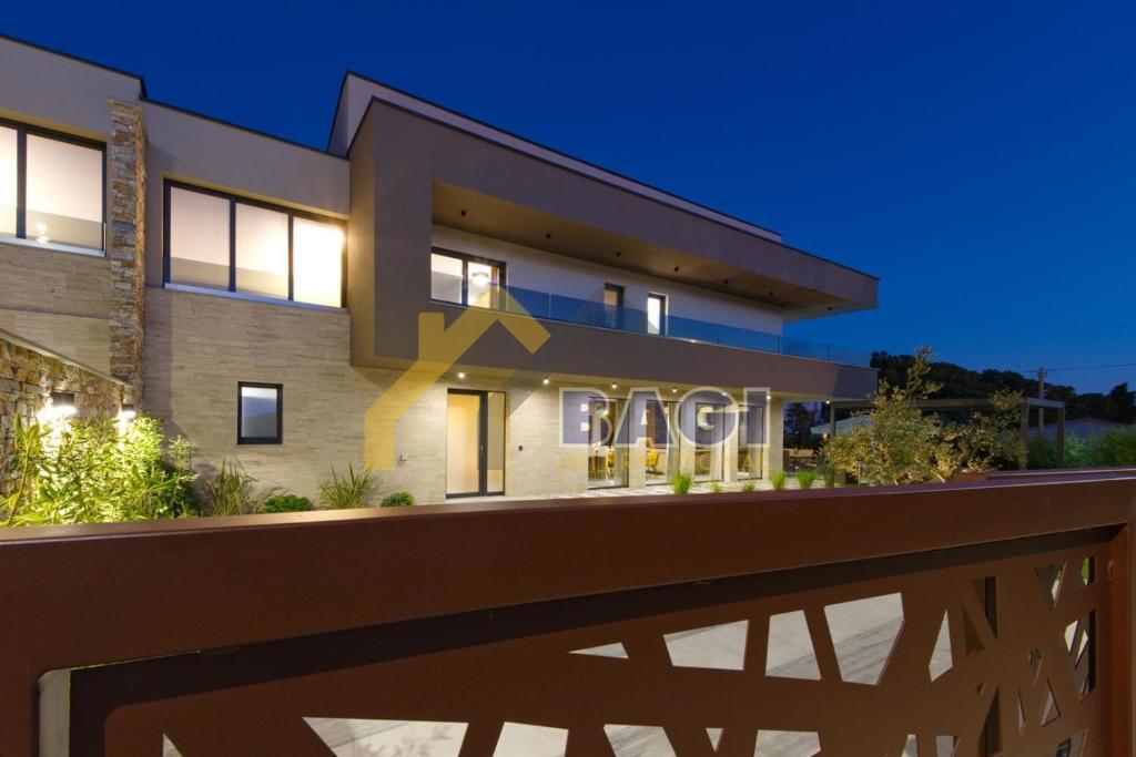 In vendita-Istria-Villa di lusso-Loborika-Marčana