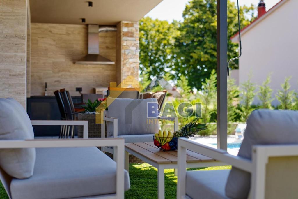 In vendita-Istria-Villa di lusso-Loborika-Marčana