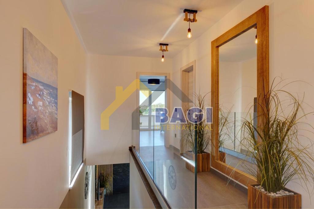 In vendita-Istria-Villa di lusso-Loborika-Marčana