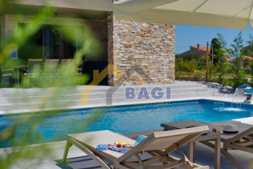 In vendita-Istria-Villa di lusso-Loborika-Marčana