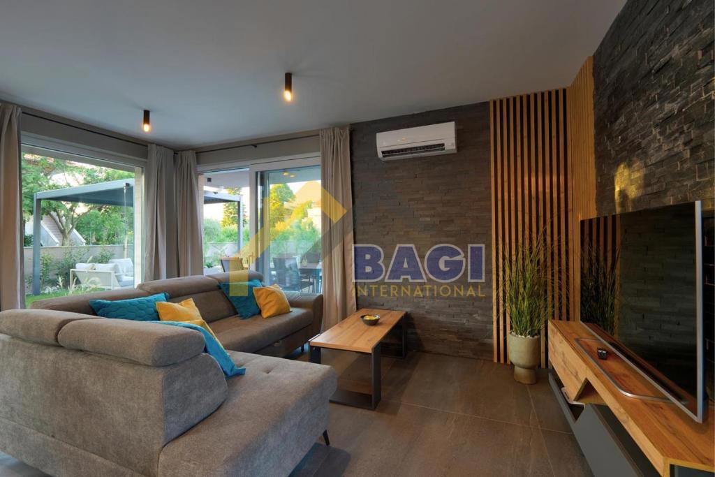 In vendita-Istria-Villa di lusso-Loborika-Marčana