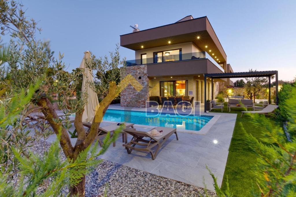 In vendita-Istria-Villa di lusso-Loborika-Marčana