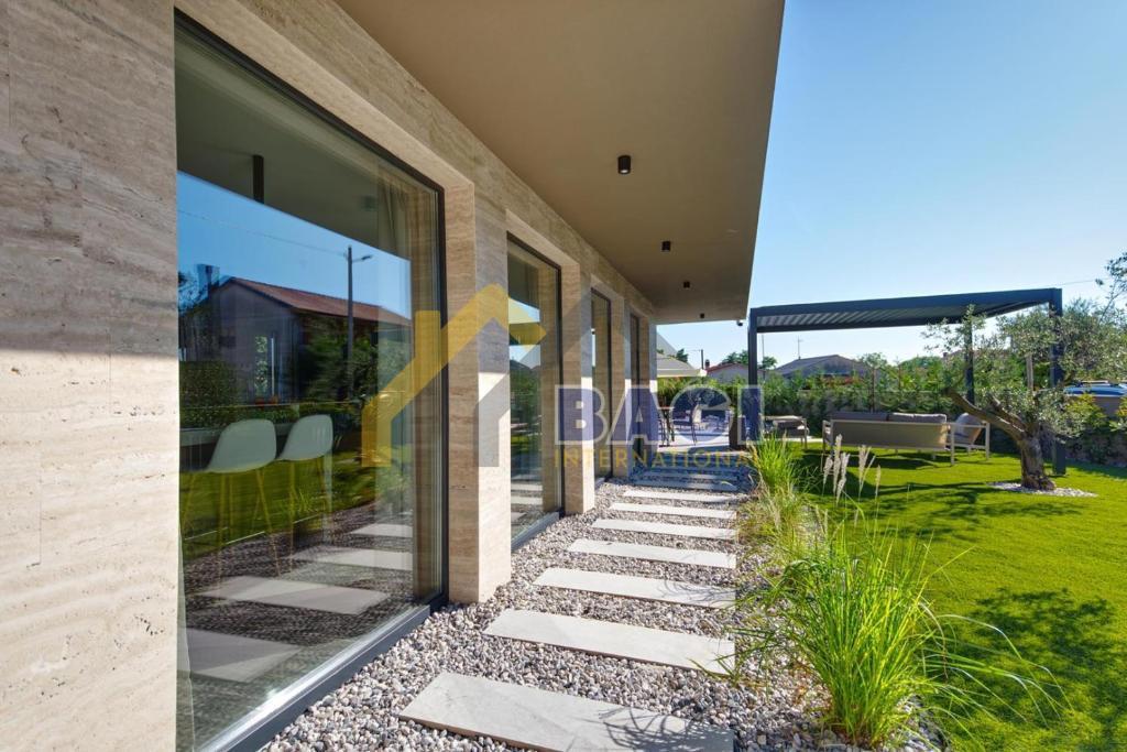 In vendita-Istria-Villa di lusso-Loborika-Marčana