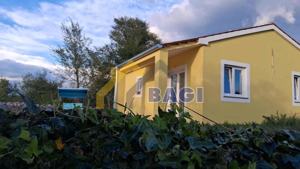 VENDESI ISTRA CASA AL PIANO TERRA CON PISCINA DI NUOVA COSTRUZIONE