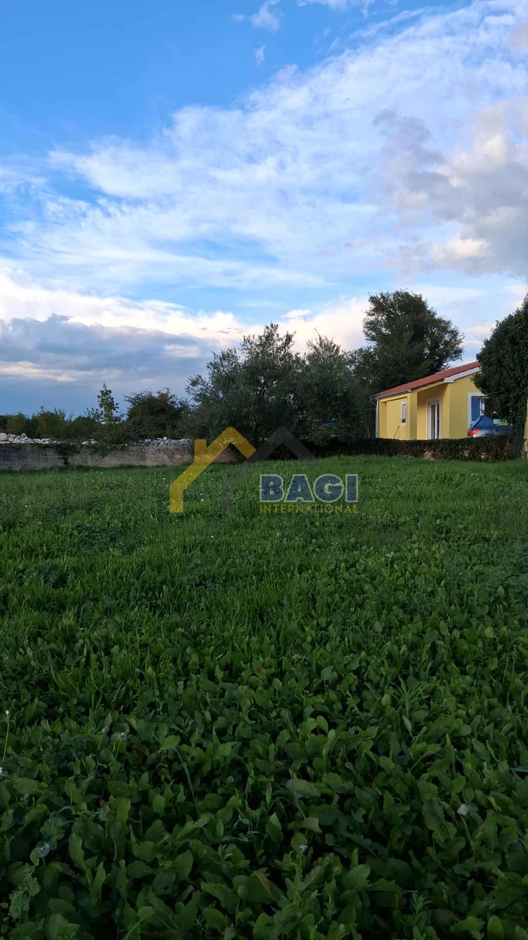 VENDESI ISTRA CASA AL PIANO TERRA CON PISCINA DI NUOVA COSTRUZIONE