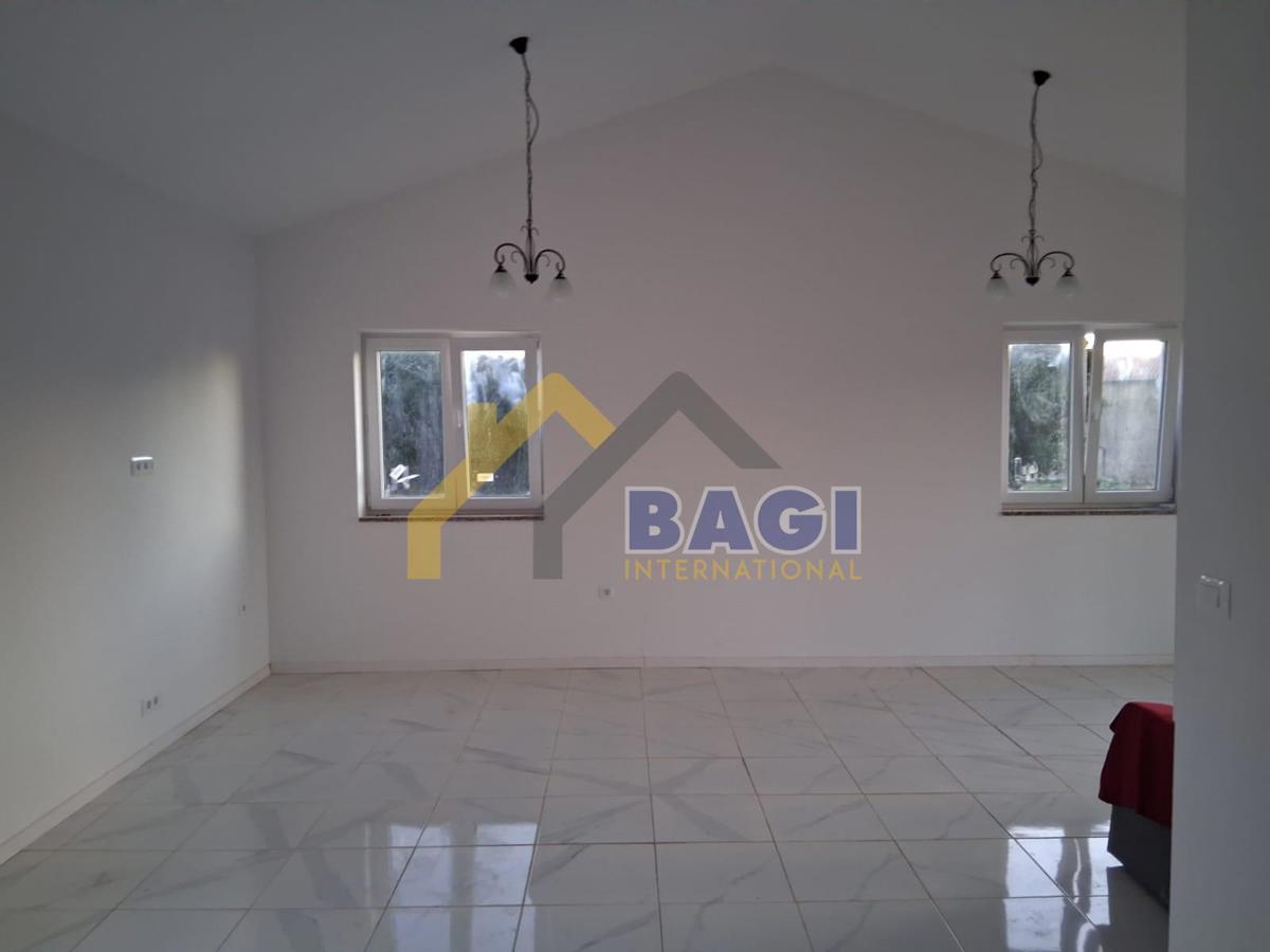 VENDESI ISTRA CASA AL PIANO TERRA CON PISCINA DI NUOVA COSTRUZIONE