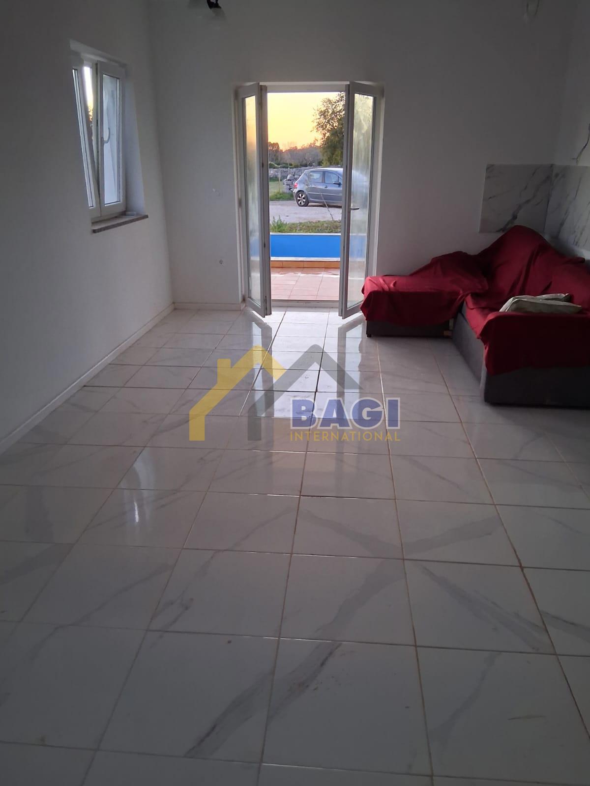 VENDESI ISTRA CASA AL PIANO TERRA CON PISCINA DI NUOVA COSTRUZIONE