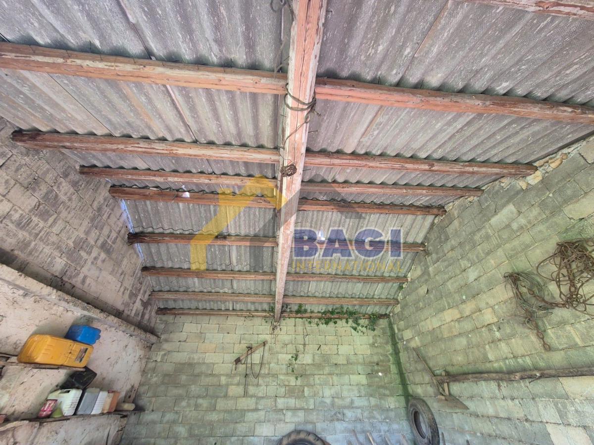 KANFANAR - DUE TERRENI EDIFICABILE CON UN VECCHIO EDIFICIO